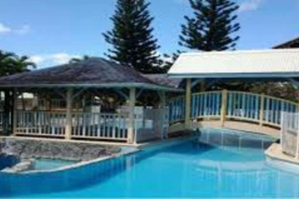 Appartement Ker-Eol Residence Canouan Sainte-Anne Avec Piscine Exteriér fotografie